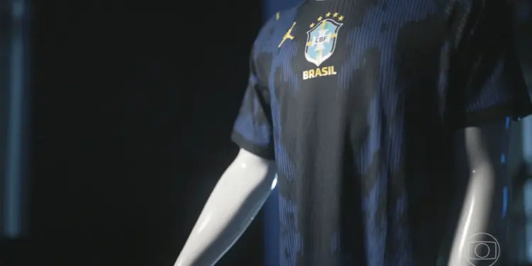Nova Camisa Azul da Seleção Brasileira para a Copa tem Estampa Inspirada na Fauna e Celebra Tradição
