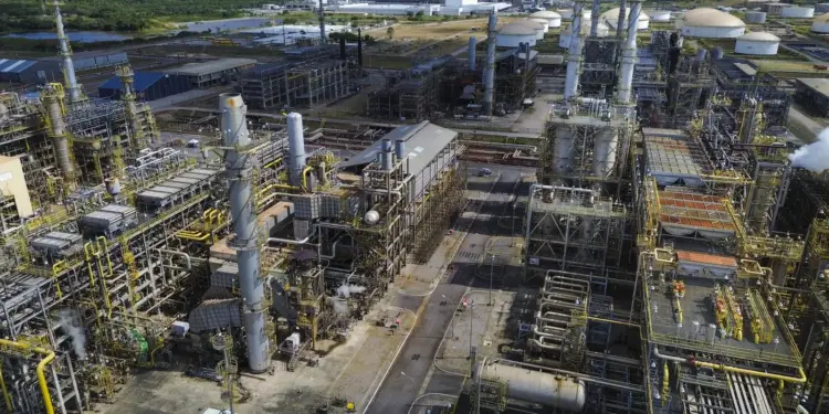 Petrobras reajusta preço do diesel em R$ 0,38 por litro mesmo com corte de PIS/Cofins e autorização de subvenção pelo governo
