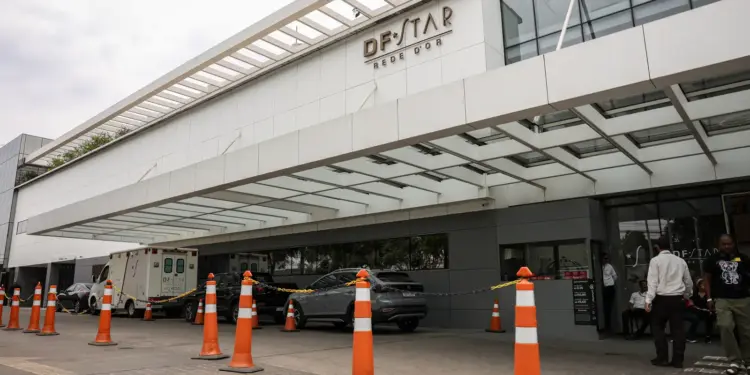 Bolsonaro tem piora da função renal e aumento de inflamação; STF autoriza visita da família e determina vigilância 24 horas no hospital