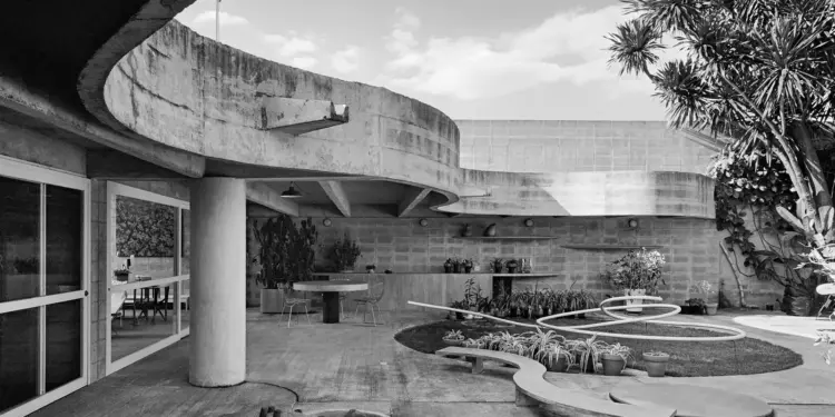 Casa-ateliê Tomie Ohtake abre como espaço expositivo com a mostra ‘Ruy Ohtake – Percursos do habitar’ reunindo casas e o projeto Heliópolis até 31 de maio