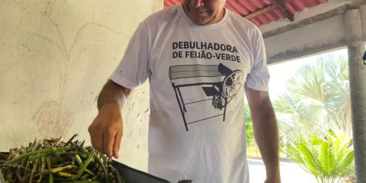 Agricultor de Roraima Inova e Conquista Prêmio Nacional com Máquina Que Facilita o Debulho de Feijão Verde