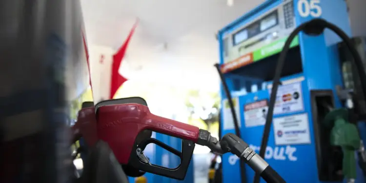Alta de 12% no diesel em uma semana: FUP aponta aumentos abusivos, privatização da BR e choque no Estreito de Ormuz como causas da disparada