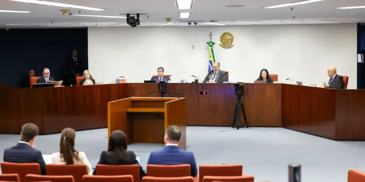 STF define penas para deputados do PL condenados por corrupção: saiba regime, valores, inelegibilidade e risco de perda do mandato