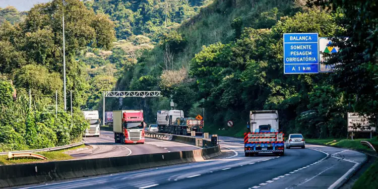 Governo quer barrar empresas que descumprirem tabela de frete mínimo e anuncia suspensão de contratos, monitoramento eletrônico e risco de cancelamento de registro
