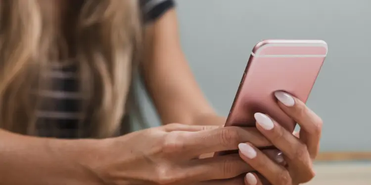 Ex-marido que divulgou nudes da ex por vingança é condenado em MG e pena é convertida em multas e serviços comunitários