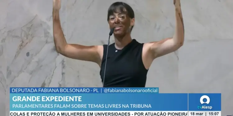 Deputada Fabiana Bolsonaro faz blackface na Alesp ao criticar eleição de Erika Hilton e provoca registro de boletim por racismo e transfobia