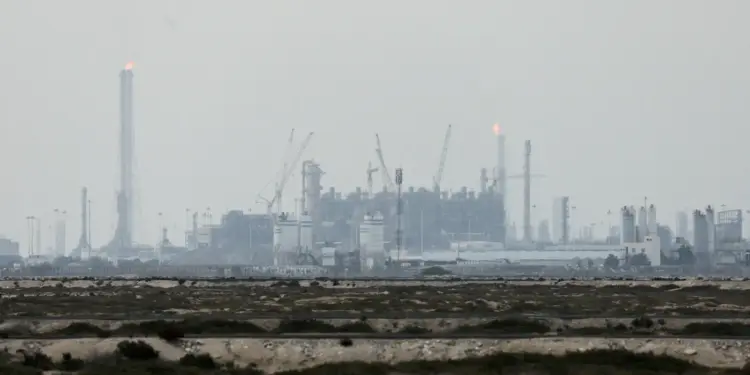 Irã mira instalações de energia no Catar após Trump ameaçar destruir campo de gás Pars; risco de nova escalada e alta do petróleo