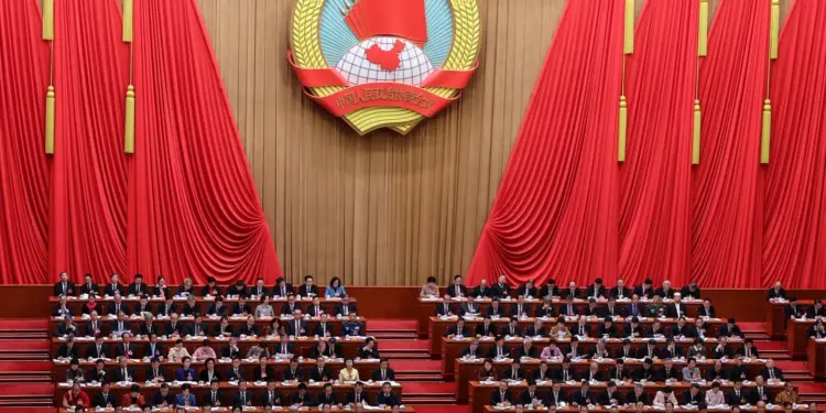 China mantém taxas de empréstimos pelo 10º mês seguido: LPR de 1 ano em 3% e LPR de 5 anos em 3,5% — o que isso significa para hipotecas e crédito
