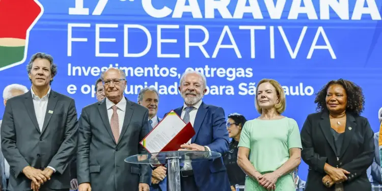 Gleisi reforça adesão ao pacto contra o feminicídio e detalha investimentos para São Paulo: moradia, saúde, educação e R$153 bilhões do Novo Pacto Federativo