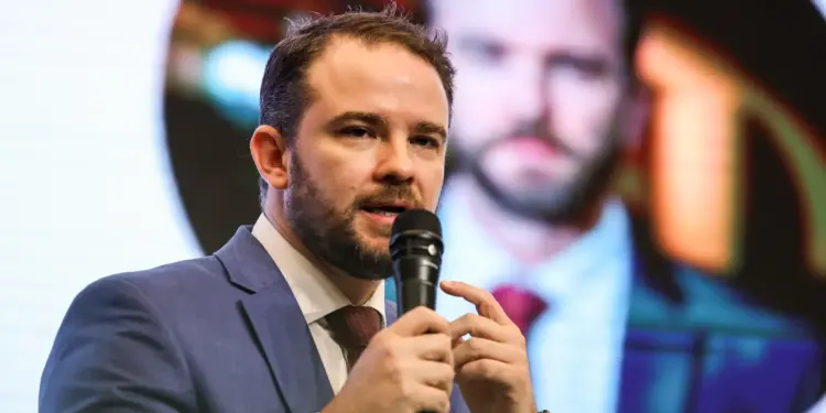 Durigan anuncia medidas alternativas caso estados não aprovem desoneração do ICMS sobre diesel importado