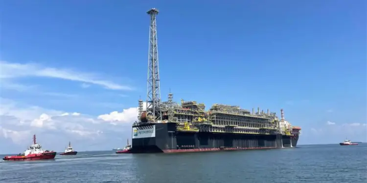 ANP notifica Petrobras a ofertar imediatamente volumes cancelados de diesel e gasolina A de março e exige detalhes sobre importações, preços e navios