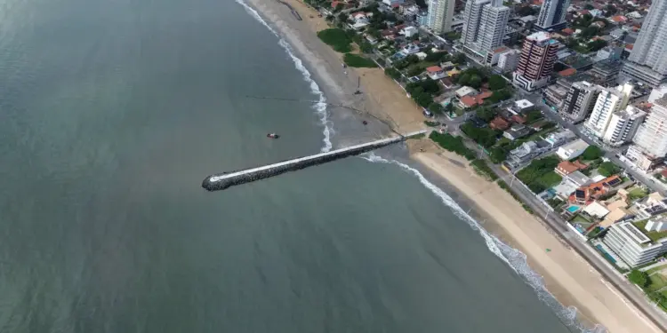 Erosão Alarga Orla de Praia Bandeira Azul em SC em 20%: Entenda o Novo Projeto de Engordamento