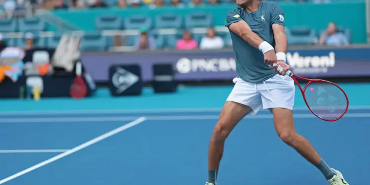João Fonseca luta, mas é superado por Carlos Alcaraz no Masters 1000 de Miami: resultado, detalhes da partida e próximos adversários