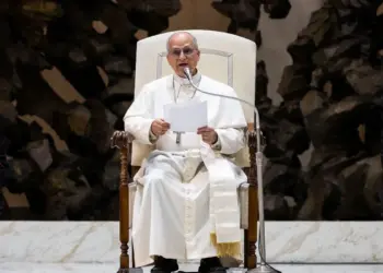 Papa Leão 14 chama guerra no Oriente Médio de “escândalo para toda a família humana” e exige cessar‑fogo imediato