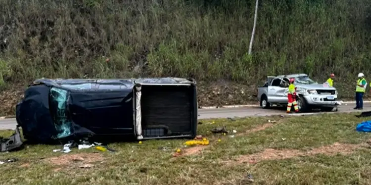 Tragédia na BR-080: Colisão frontal entre duas caminhonetes resulta em uma morte e três feridos em Goiás