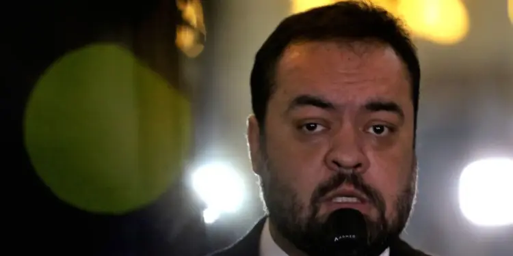 TSE retoma julgamento contra Claudio Castro que pode torná-lo inelegível por abuso de poder na reeleição de 2022 e barrar candidatura ao Senado