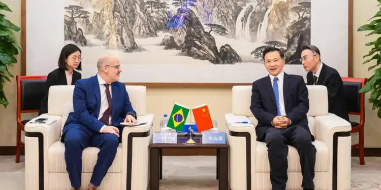 EBC firma parceria inédita com China Media Group para coprodução de documentários, correspondente na China e uso de IA