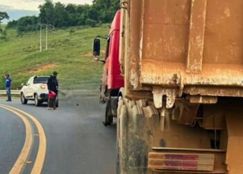 Tragédia na ES-080: Homem de 23 anos morre em colisão frontal com caminhão - Foto: Leitor Colatina em Ação
