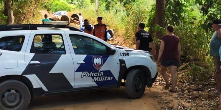 Pancas: veículo capota em curva e passageira morre no Córrego São José Pequeno - Foto: Rede Social