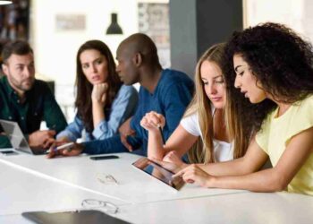 União Europeia lança curso inédito no Brasil para combater desinformação - Imagem: Freepik
