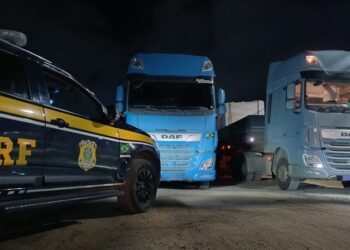 João Neiva: dois caminhões com a mesma placa são flagrados pela PRF na BR-101 - Foto: PRF/ES