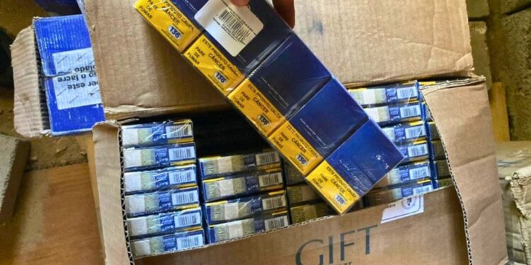 Operação Caixa Baixa prende suspeito por venda de cigarros ilegais no ES - Foto: PF/ES