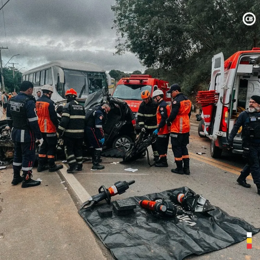 Motorista fica preso às ferragens em colisão na BR-259, em Colatina - Foto: Bombeiros ES