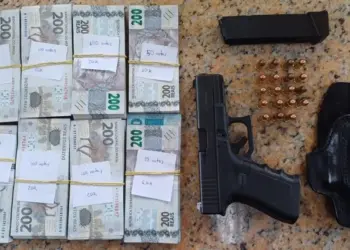 Empresário é detido em São Mateus com pistola e alta quantia em dinheiro vivo - Foto: PRF