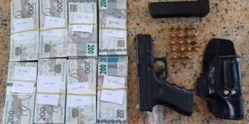 Empresário é detido em São Mateus com pistola e alta quantia em dinheiro vivo - Foto: PRF