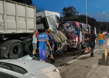 Engavetamento mata casal e interdita pista na Rodovia do Contorno em Cariacica - Foto: Rede Social