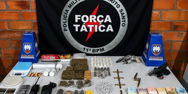 Com câmeras de vídeo e arsenal, criminosos tentam monitorar polícia, mas acabam presos no Norte do ES - Foto: PMES