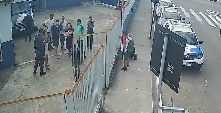 Bebê recém-nascida engasgada com leite materno é salva pela PM em Anchieta - Foto: Reprodução/PMES