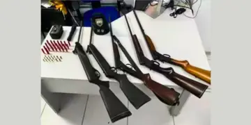 Arsenal e paca abatida: PM fecha esquema de caça ilegal e comércio de armas em Santa Teresa - Foto: PCES