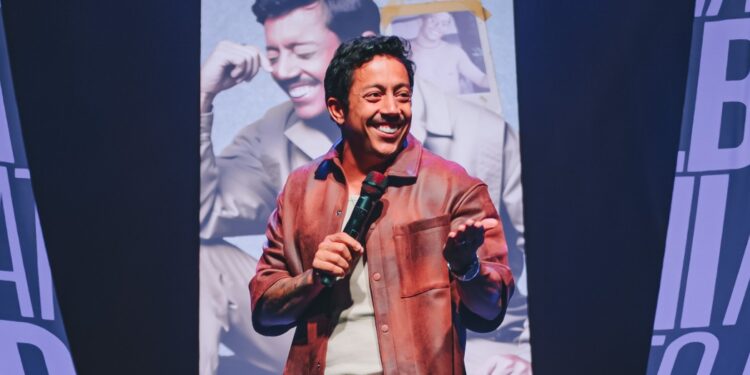 Renato Albani apresenta "A Ignorância É Uma Dádiva" em três cidades do Espírito Santo neste fim de semana - Foto: Divulgação
