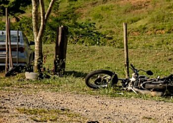 Acidente entre carro e moto deixa vítima fatal em Marilândia - Foto: Leitor Colatina em Ação