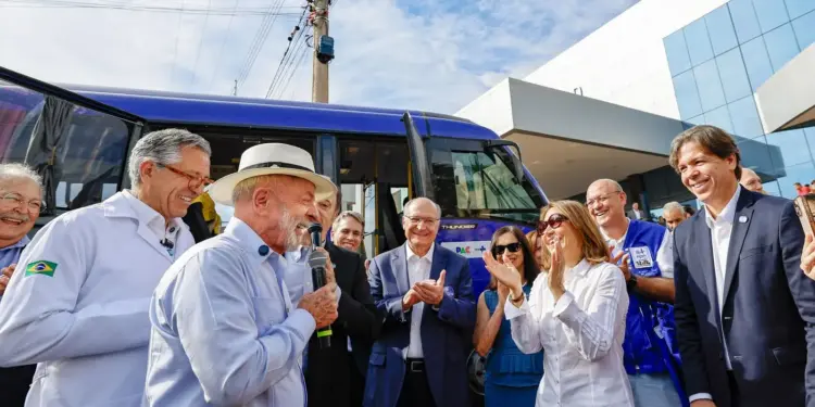 Lula anuncia R$ 2,2 bilhões para tratamento de câncer no SUS e critica “dinheiro do Vorcaro”