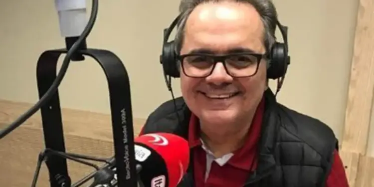 Milton Naves, a Voz Marcante do Rádio Esportivo Mineiro, Morre aos 70 Anos - Foto: Reprodução/Agência Brasil