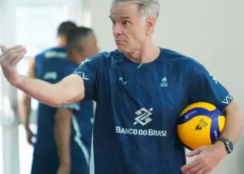 Bernardinho divulga lista de 30 inscritos para a Liga das Nações de Vôlei Masculino; Brasil busca segundo título