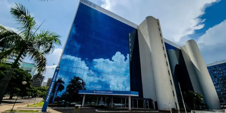 STF Rejeita Último Recurso e Fecha Caminho para Revisão de Aposentadorias do INSS - Foto: Reprodução/Agência Brasil