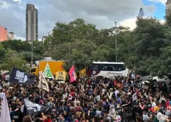 Milhares de Estudantes Protestam em São Paulo Contra Precarização e Privatização da Educação - Foto: Agência Brasil