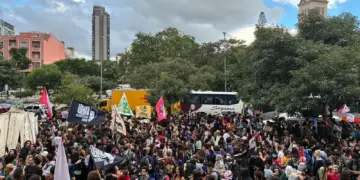 Milhares de Estudantes Protestam em São Paulo Contra Precarização e Privatização da Educação - Foto: Agência Brasil