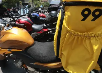 App 99 Investe em Tecnologia para Monitorar e Aumentar a Segurança de Motociclistas Parceiros - Foto: Agência Brasil