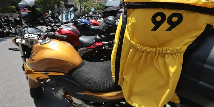 App 99 Investe em Tecnologia para Monitorar e Aumentar a Segurança de Motociclistas Parceiros - Foto: Agência Brasil