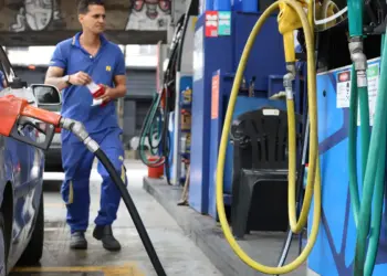 Governo Anuncia Subvenção de R$ 0,44 por Litro na Gasolina para Aliviar Preços Pressionados pela Guerra - Foto: Agência Brasil
