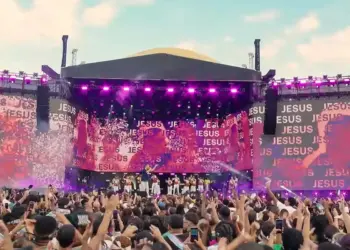 Marcha para Jesus no Rio: Milhares de Fiéis Celebram Fé e União em Evento Gospel de Grande Porte - Foto: Agência Brasil