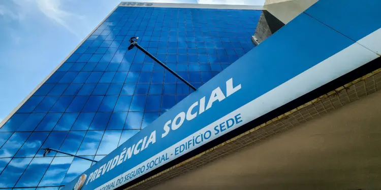 INSS Libera Pagamentos de Maio Nesta Segunda (25): Veja o Calendário Completo para Aposentados e Pensionistas - Foto: Reprodução/Agência Brasil
