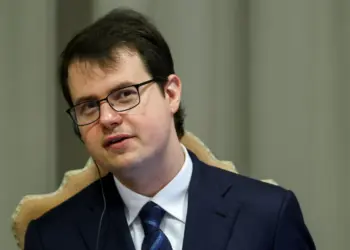Fundador da Anthropic alerta no Vaticano: IA não pode ser monopólio das Big Techs e exige supervisão global - Foto: Reprodução