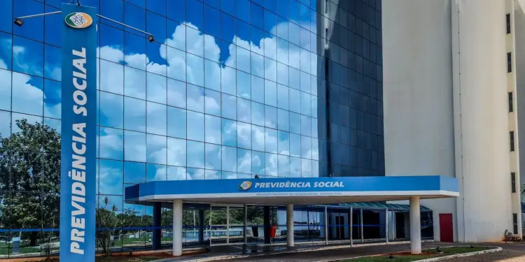 Vazamento Massivo no INSS Expõe 2,8 Milhões de CPFs; 98% Pertencem a Falecidos - Foto: Reprodução