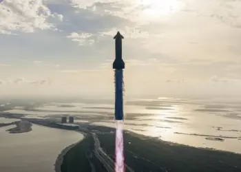 FAA Suspende Voos da Starship da SpaceX Após Falha Crítica em Retorno à Terra - Foto: Reprodução