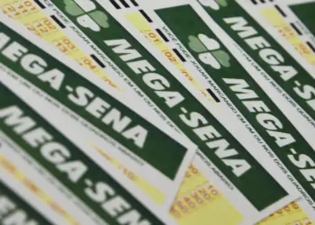 Mega-Sena acumula e prêmio estimado chega a R$ 10 milhões; saiba como apostar até sábado (30) - Foto: Agência Brasil